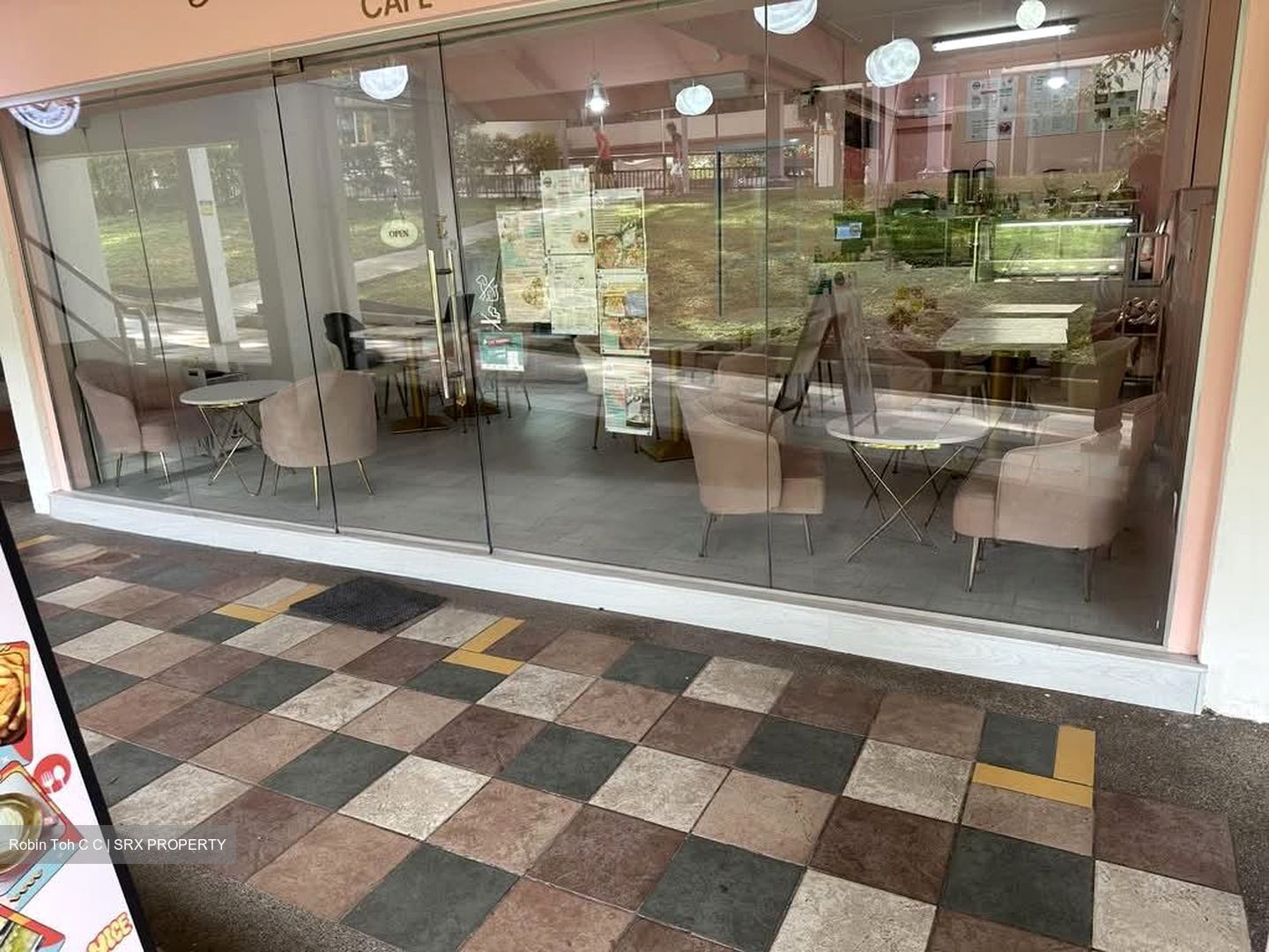 North Bridge Road (D7), Retail #571633451